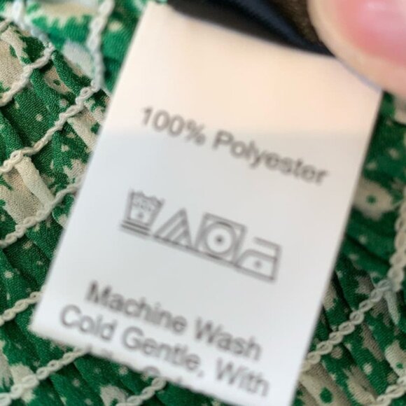 NWOT Shein Ditsy Floral Surplice Cami Top - Picture 8 of 8